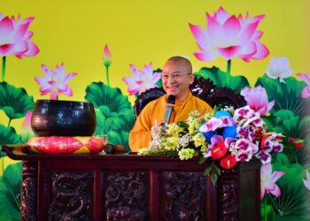 TT. Thích Nhật Từ thuyết giảng trong khoá Bồi Dưỡng Trụ Trì Và Hành Chính Giáo Hội Tại Long An