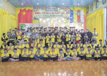 Khóa tu mùa hè “Gieo hạt từ bi lần thứ 4” tại Chùa Pháp Minh ngày thứ 2