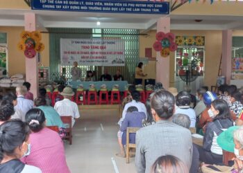 Phật giáo huyện Đức Hòa trao tặng 250 phần quà tại xã Đức Lập Thượng