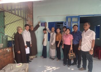 Ban Trị sự GHPGVN huyện Đức Hòa trao tặng Nhà tình thương tại xã Mỹ Hạnh Nam