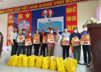 Chùa Tân Phước kết hợp Hội Liên hiệp Phụ nữ huyện Đức Hoà tặng quà tết Nguyên đán Quý Mão 2023 cho hội viên Phụ nữ có hoàn cảnh đặc biệt khó khăn.