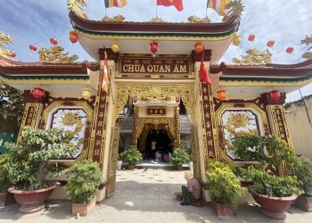 Chùa Quan Âm, Thị trấn Hậu Nghĩa trao tặng quà từ thiện